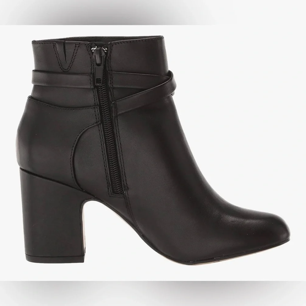 Bella Vita Black Ankle Booties women’s          size 8
